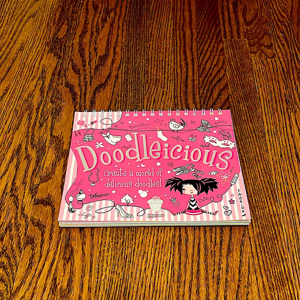 Doodleicious colouring book 📖 🩷